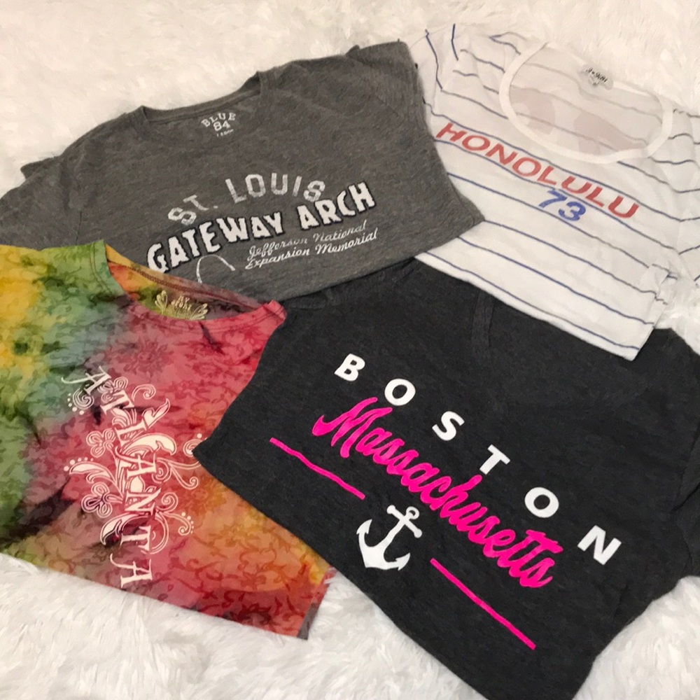 Lot of 4 souvenir State t-shirts sizes 1-M 3-L